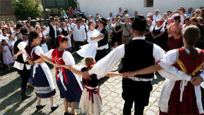 270e anniversaire de la colonisation slovaque du village hongrois de Mlynky
