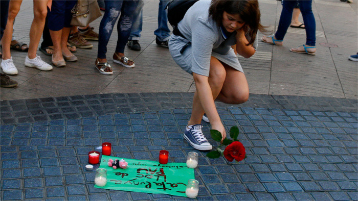 Les experts en sécurité et les politiques réagissent à l'attaque de Barcelone