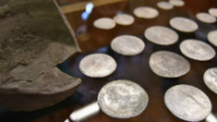 Tisícročia s mincami - výstava v Ponitrianskom múzeu