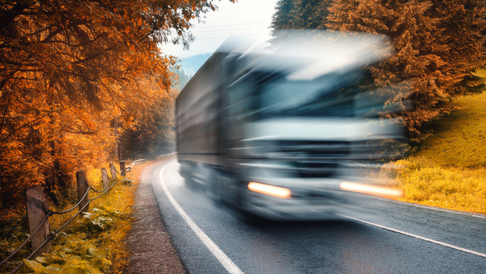 Kamióny a nákladné autá na cestách
