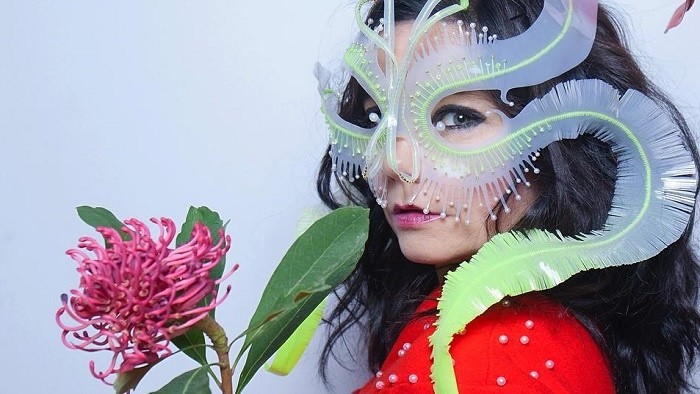 Speváčka Björk dostala od prenasledovateľa listovú bombu