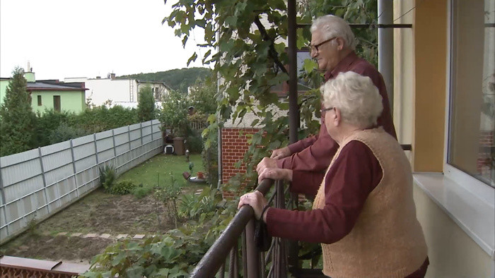 Chcú len pokoj. 86-ročných dôchodcov terorizuje suseda