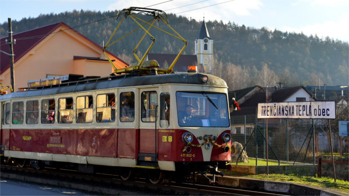 Trenčianske Teplice: Historische Schmalspurbahn startet neue Saison 