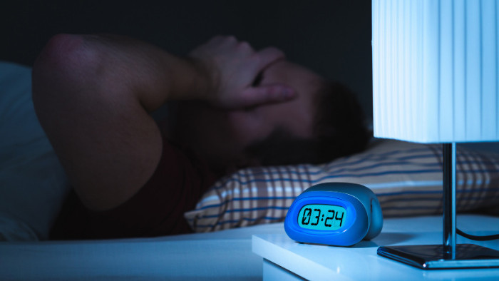 Je krátky spánok a časté budenie predzvesťou zlých správ?
