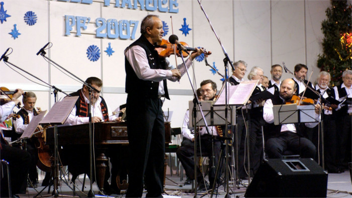 La Orquesta de Instrumentos Tradicionales de la Radio Eslovaca celebra el 45 aniversario