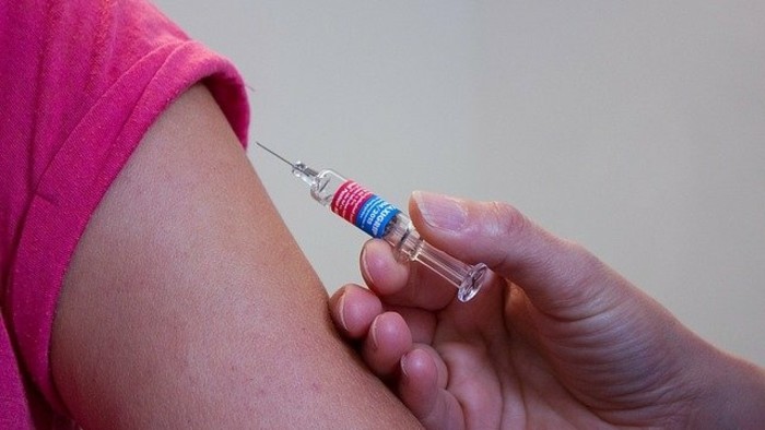 Očkovacia náplasť s mikroihlicami