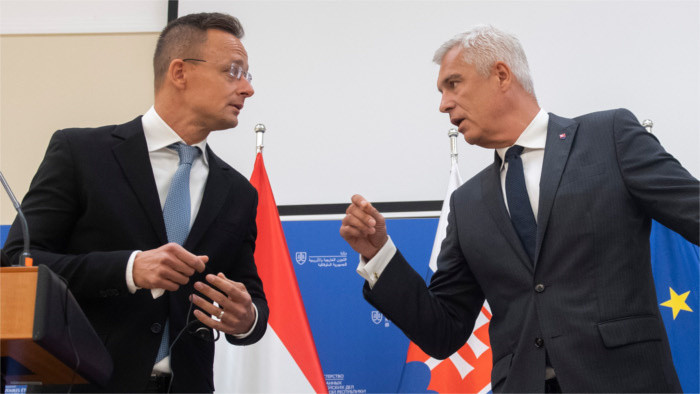 Hungría cede en sus planes de comprar tierra eslovaca