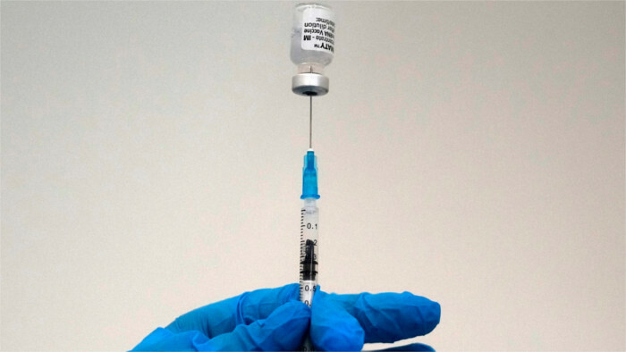 Минздрав СР рекомендует снова вакцинироваться  против COVID-19