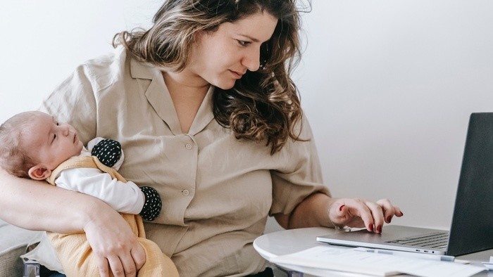 Návrat z rodičovskej dovolenky sťažuje pracovný trh aj stratené sebavedomie
