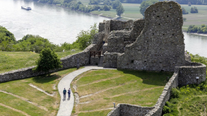 Obnova hradu Devín napreduje