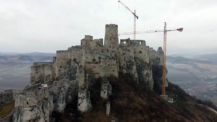 Wahrzeichen Zipser Burg: Rekonstruktion der Ruine geht weiter