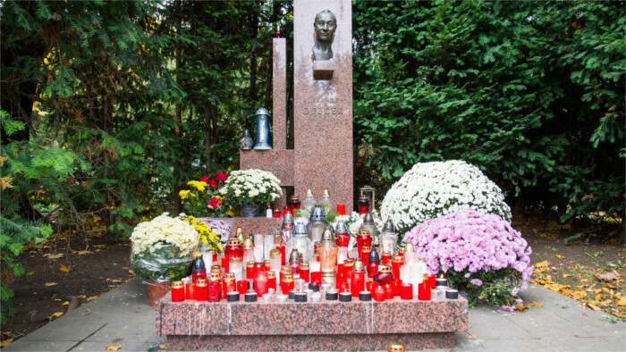 Президент Чапутова почтила память Александра Дубчека