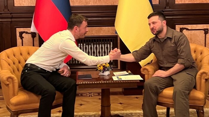 Heger habla por teléfono con Zelensky sobre el futuro de Ucrania