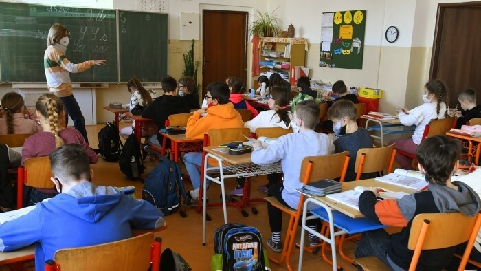 Школы для обучения детей с Украины получат финансы из еврофондов