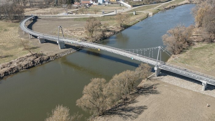 Moderne Fahrradbrücke nach Österreich wird eröffnet