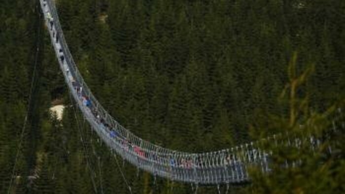 Česi majú najdlhší visutý most na svete 