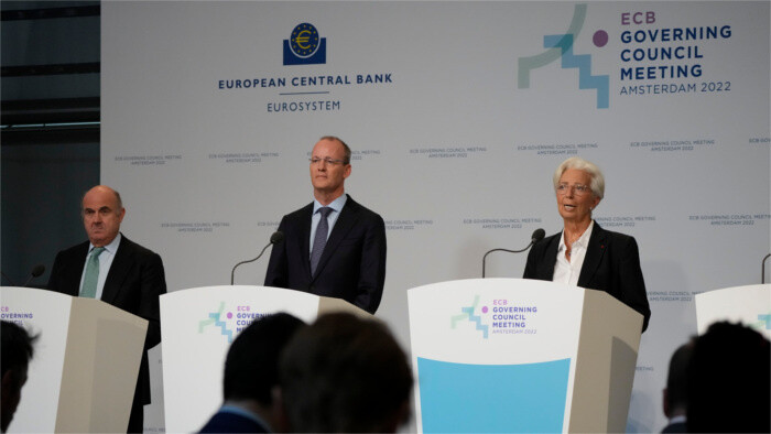 El Banco Central Europeo pone fin a la compra de deuda pública y anuncia una subida de tipos de interés