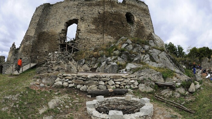 Tip na výlet: Na hrade Kapušany sú zbojníci, rytieri a veľa vykopávok