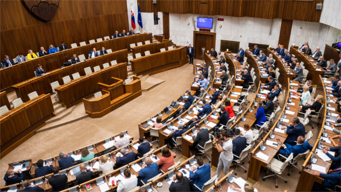 Депутаты одобрили повышение зарплаты врачам