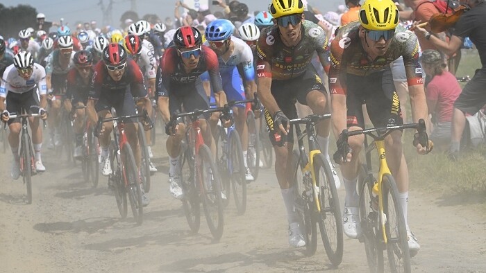 Cyklisti počas 5. etapy Tour de France.
