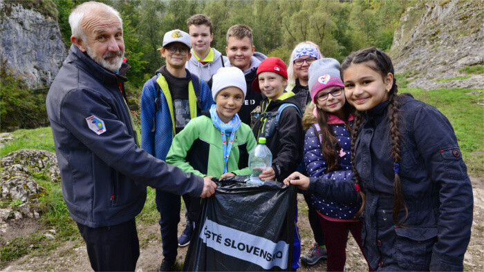 Des bénévoles ont sorti des dizaines de sacs de déchets du parc national du Paradis slovaque