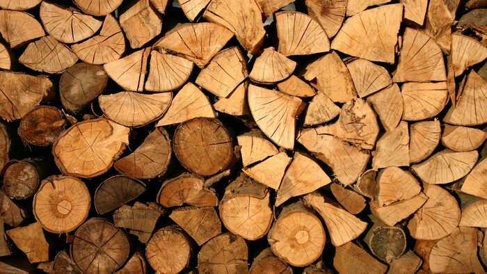 Kúrenie drevom a pomoc samospráv
