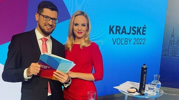 Voľby 2022: Nahliadnite do zákulisia volebného víkendu s RTVS