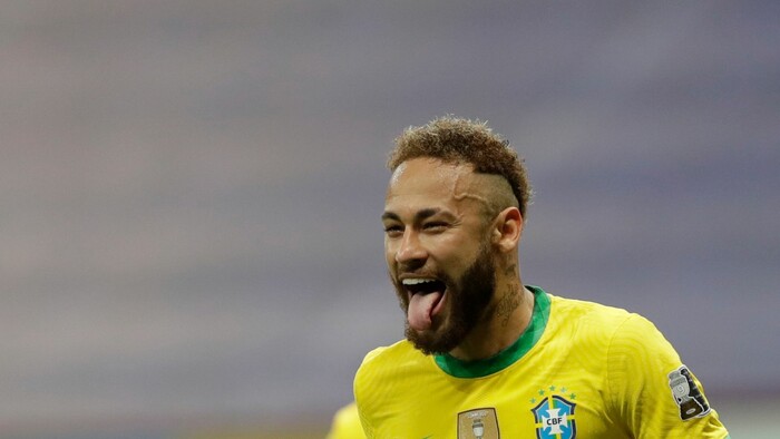 Neymar v brazílskom drese.jpg