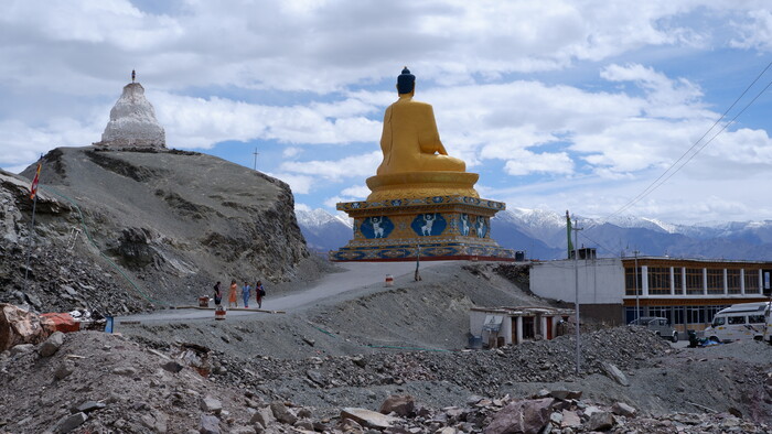 India: Hinduistické Varanasi, zelená Meghalaya a budhistický Ladakh