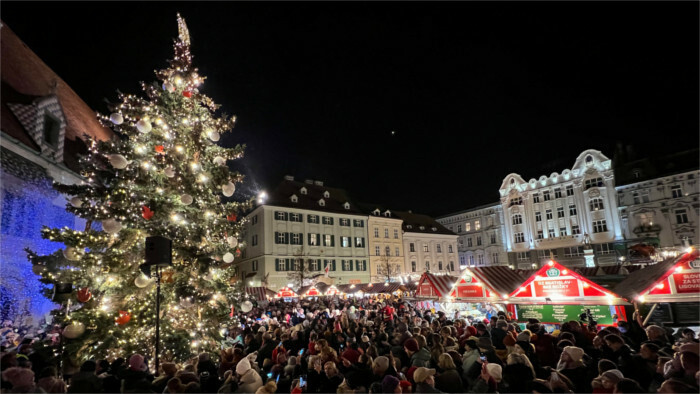 Caritas versus Kommerz: Aus der Geschichte der Weihnachtsfeiertage in Bratislava 