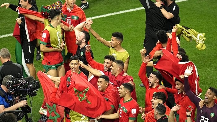 Marockí futbalisti oslavujú postup do štvrťfinále