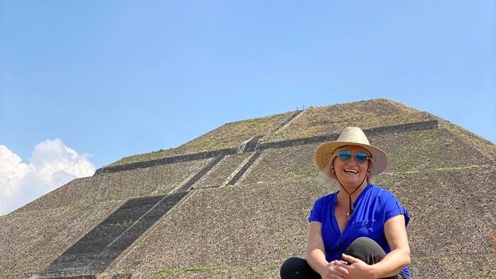 pod pyram°dou slnka v Teotihuac†ne.jpg