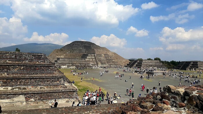 Teotihuac†n-pyram°da mesiaca.jpg