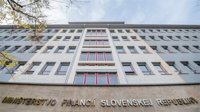 Словакии придется сэкономить миллиард евро, чтобы уложиться в лимиты расходов