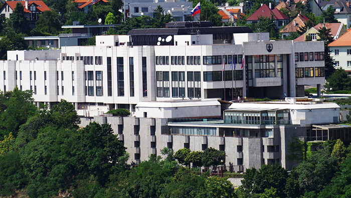 Budova slovenskeho parlamentu