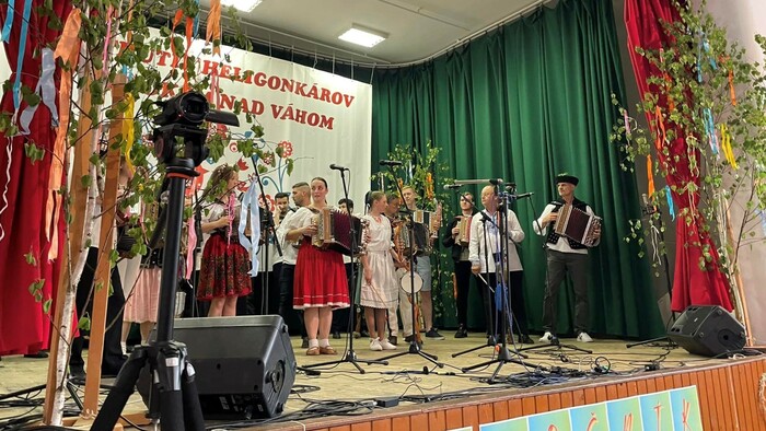 Heligonkári sa stretli v obci Hlboké nad Váhom