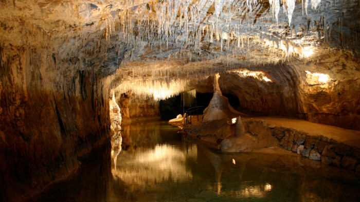 jaskyňa v Castellana Grotte (2).png