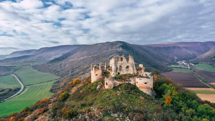 El verano consiste también en visitar algún de los múltiples castillos eslovacos 