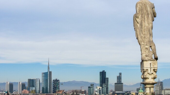 Skyline of Milan-Depositphotos_61995593_xl-2015.jpg