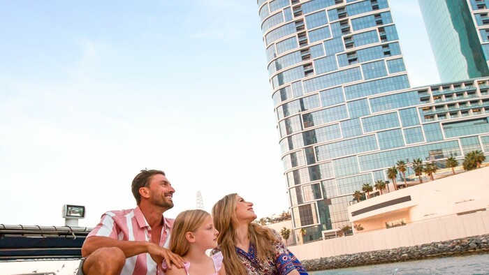 DTCM_Beach Activity_Dubai Marina_Family 45.jpg