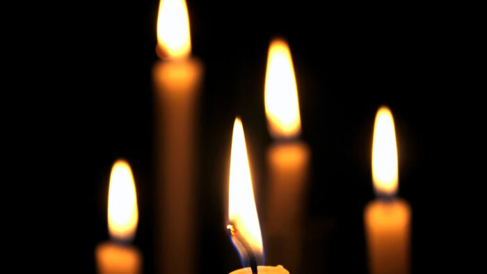 Ars litera: Zapaľujeme sviečky 