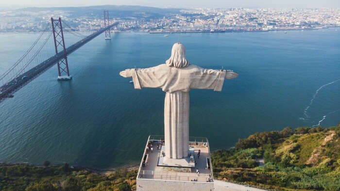 Lisabon socha Krista.jpg