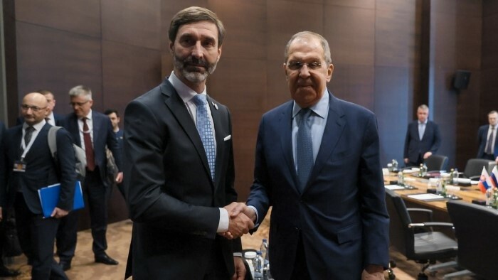 Blanár pide a Lavrov en Turquía la reanudación de las negociaciones de paz