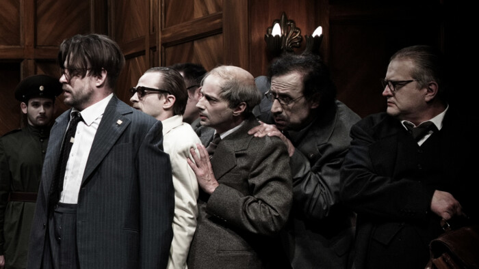 Groteska z Kremľa „Ztratili jsme Stalina" na javisku Dejvického divadla