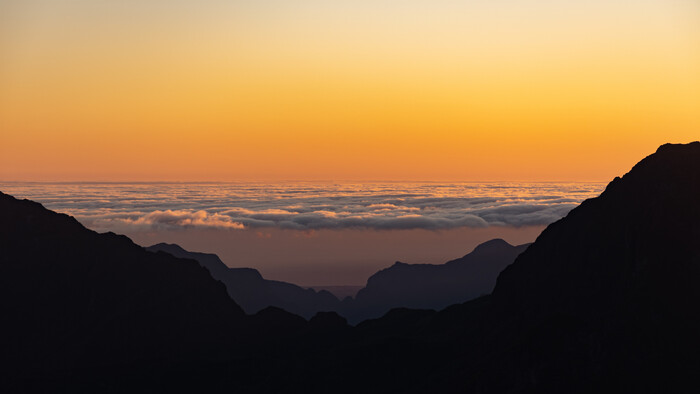 Vychod slnka na vrchu Piton Maido, La Reunion, Andrea Skvareninova.jpg