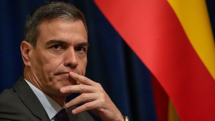Španielsky premiér Pedro Sánchez zvažuje demisiu
