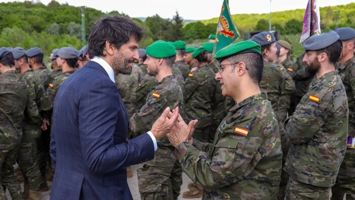 Verteidigungsminister bedankte sich für den Beitrag Spaniens zur NATO-Einheit