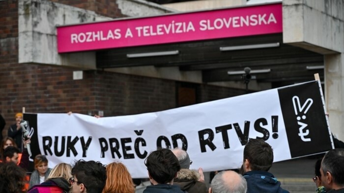 RTVS employees urge lawmakers to vote down bill on public broadcaster