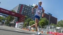 Matej Tóth počas chodze na 50 km na OH v Tokiu 2020.