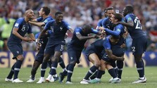 Francúzski futbalisti oslavú majstroský titul z roku 2018